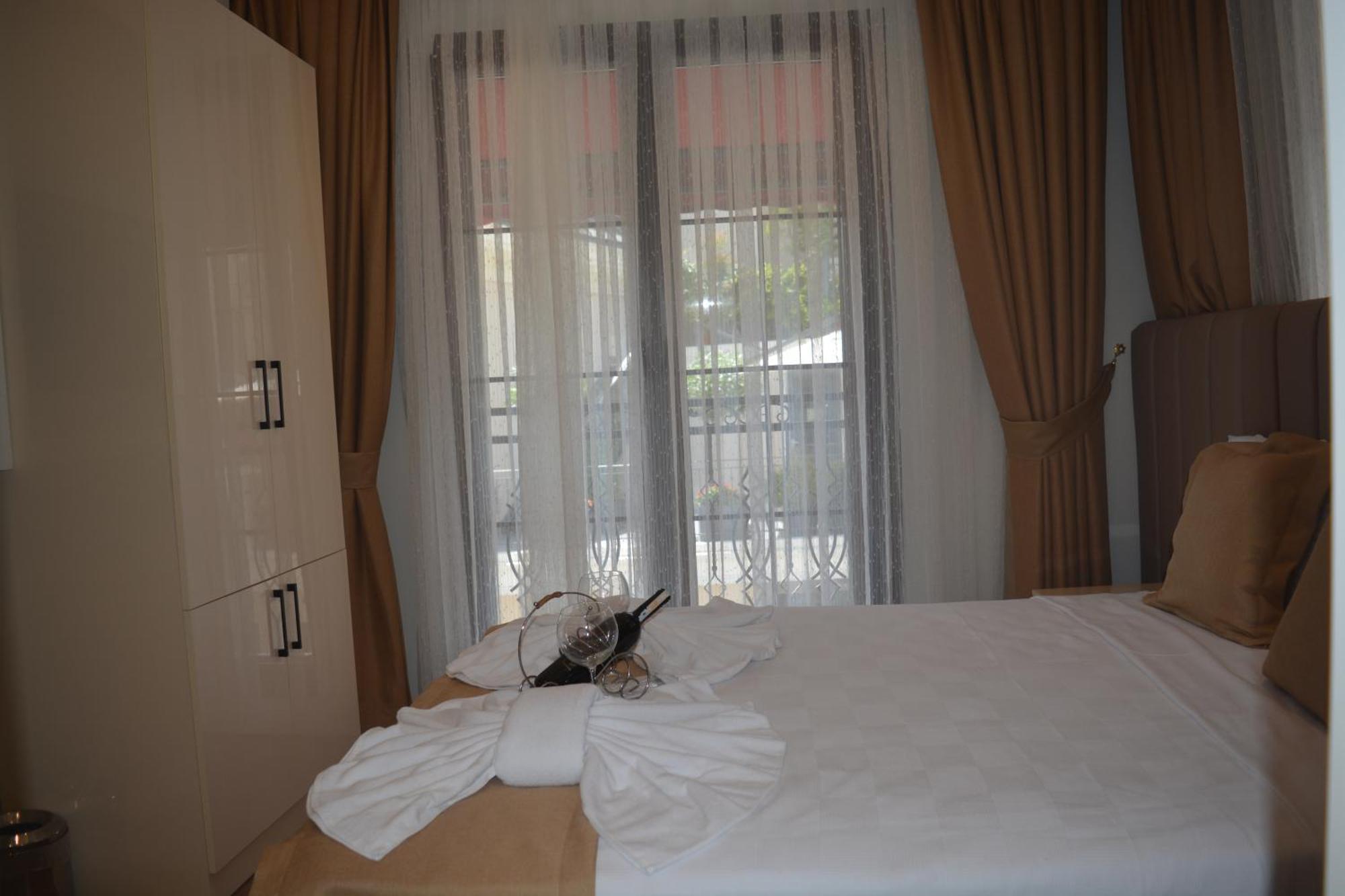 Garden Elisa Hotel Istanbul Exterior photo