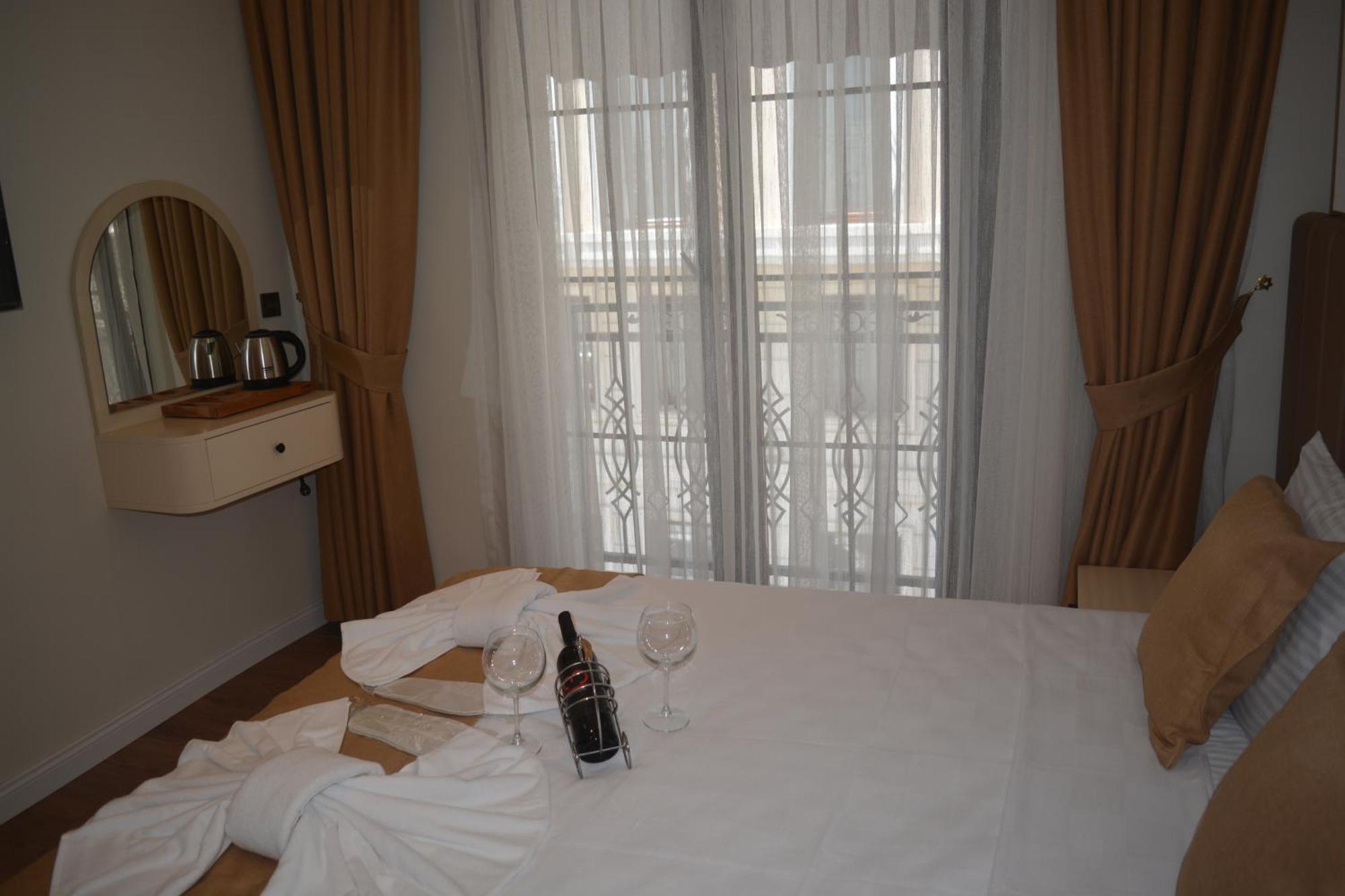 Garden Elisa Hotel Istanbul Exterior photo