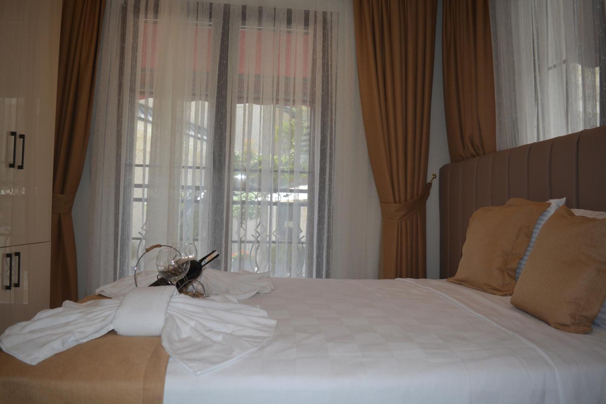 Garden Elisa Hotel Istanbul Exterior photo