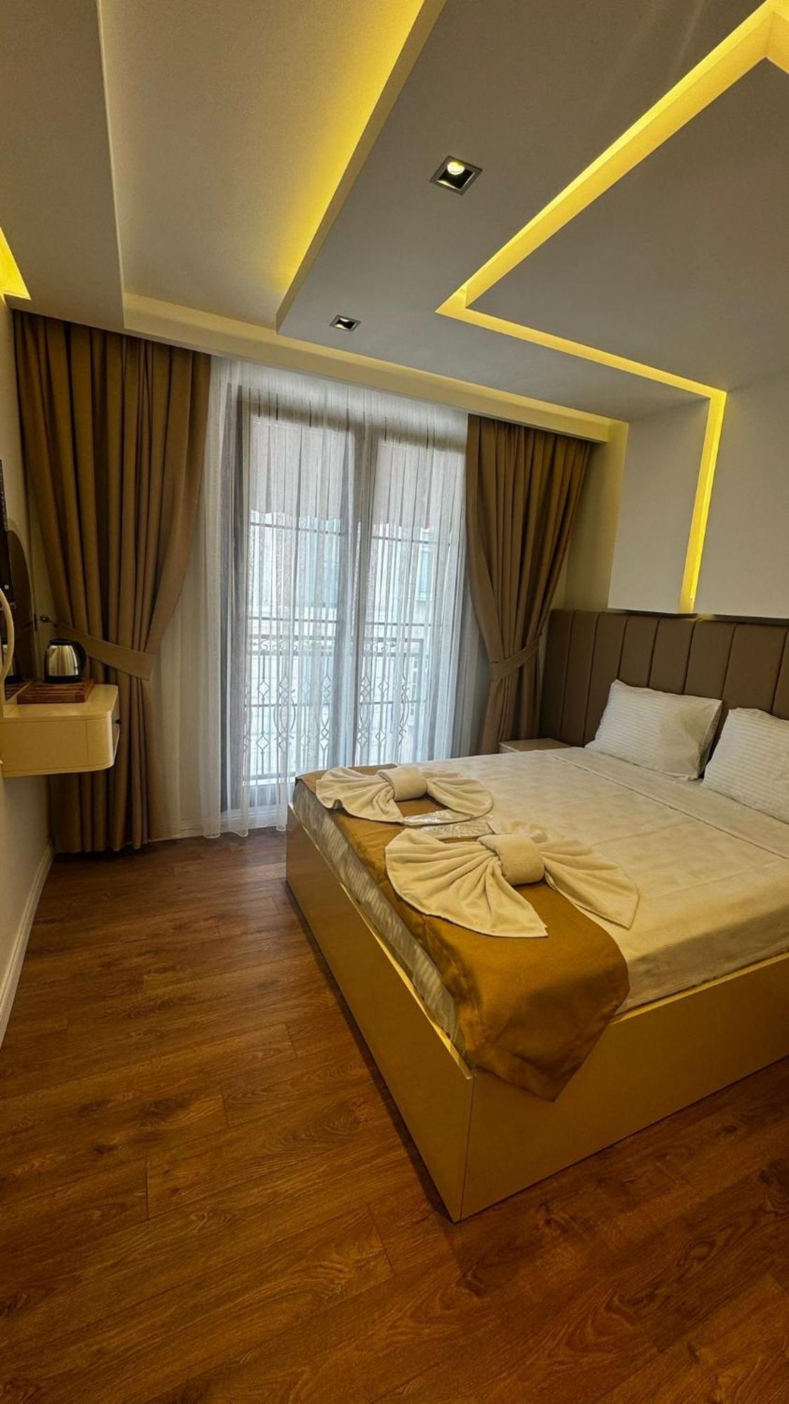 Garden Elisa Hotel Istanbul Exterior photo
